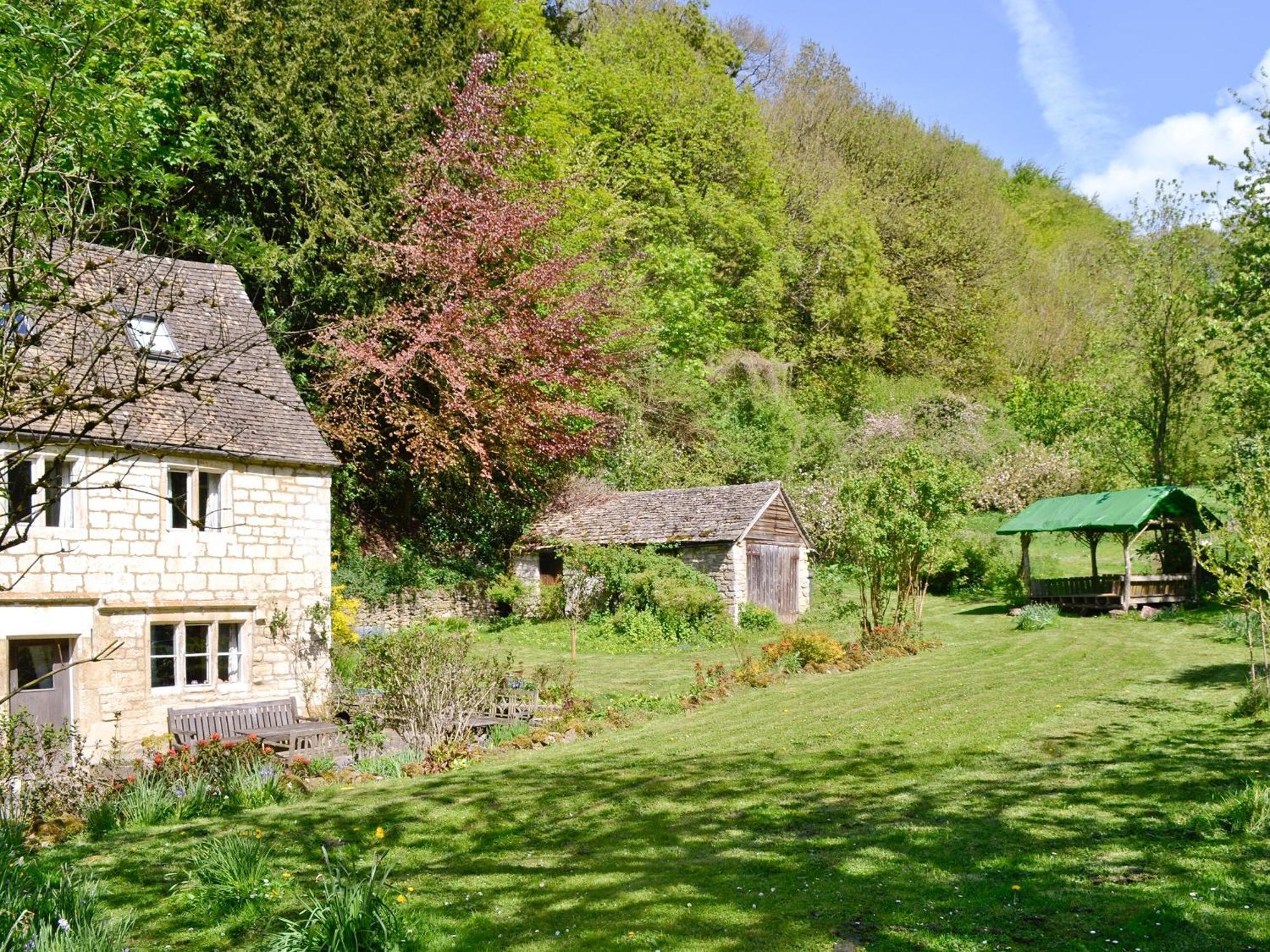 Driftcombe Farmhouse Bisley  Экстерьер фото