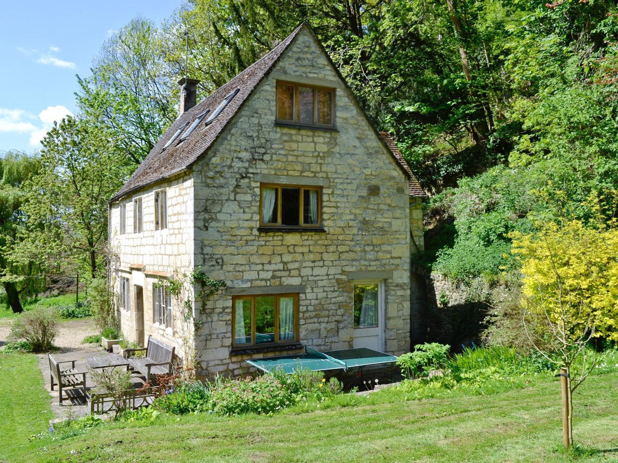 Driftcombe Farmhouse Bisley  Экстерьер фото